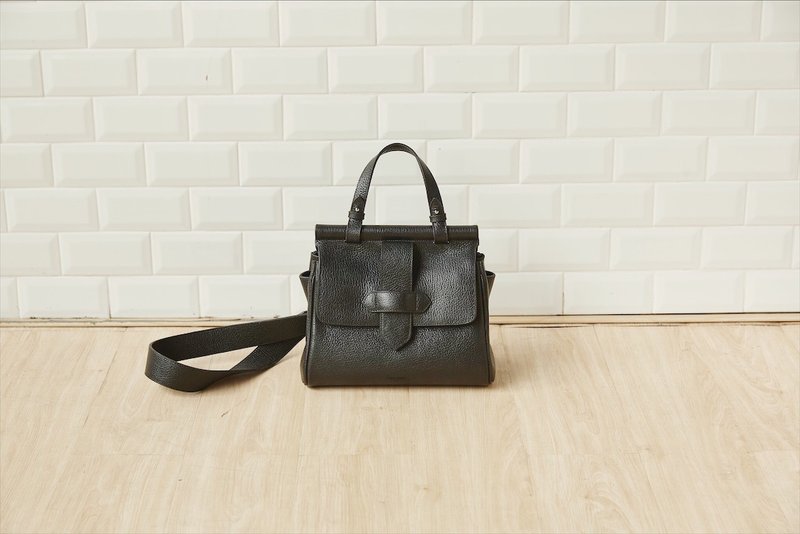 Odyssey Lady Bag in Black Genuine Leather handbag - กระเป๋าถือ - หนังแท้ สีดำ