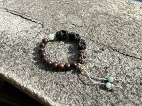 Angel's tears 天使之淚 Jewelry Design 天然沈香珠/沉香珠 沉香四不佛白底青翡翠設計單圈手串手持fs
