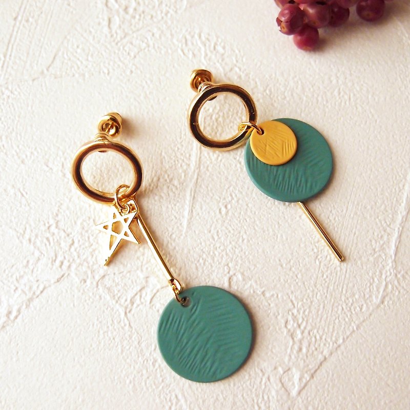 geometry. Green-round clip and pin earrings. There are also Stainless Steel ear pins - ต่างหู - โลหะ สีเขียว