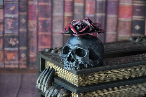 HelenRomanenko Gothic Human skull with red flowers