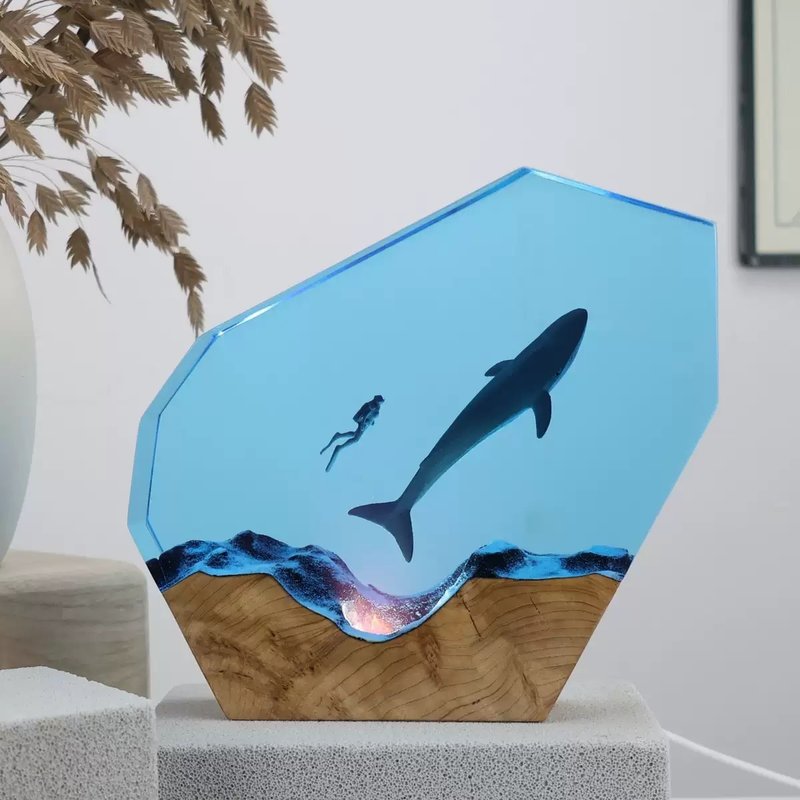Solo Explorer 單獨潛水員探險海洋裝飾夜燈擺件 - 燈具/燈飾 - 樹脂 