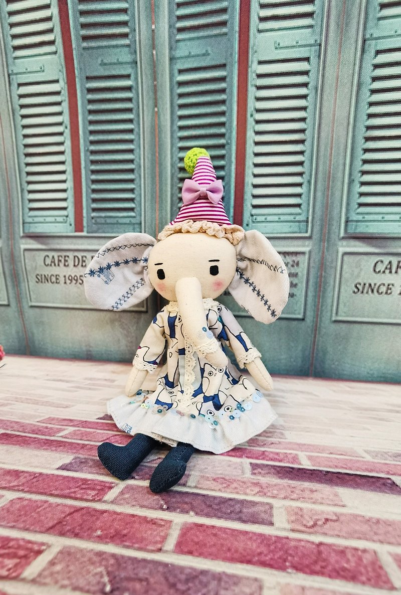 Handmade Elephant Doll- Cute Elly in Blue - ตุ๊กตา - ผ้าฝ้าย/ผ้าลินิน 