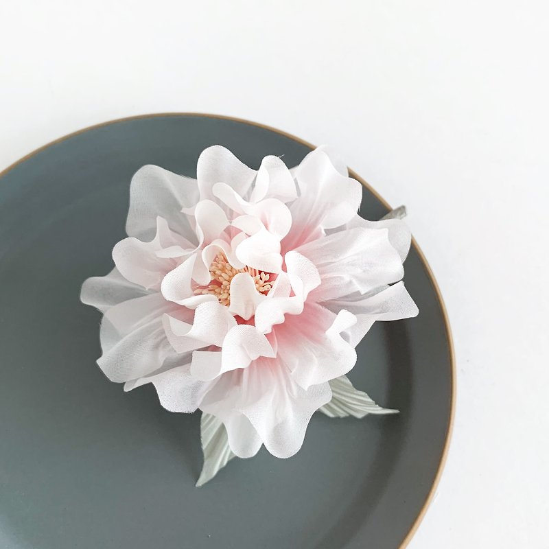Corsage. Corsage peony corsage. Size S. - Corsages - Silk White