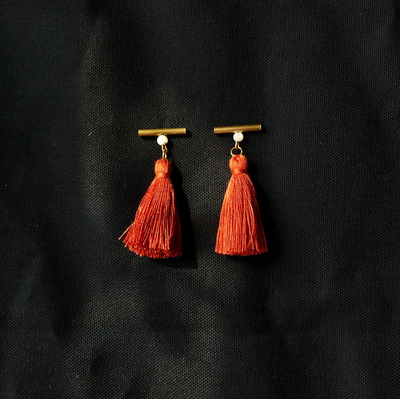 雙喜紅色流蘇黃銅貝殼珠耳環 - 耳環/耳夾 - 棉．麻 紅色