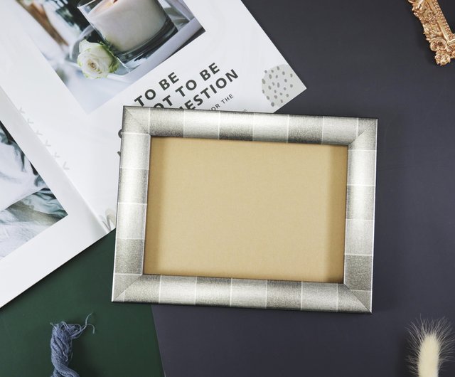 木製フレーム 花柄デザイン 7.5x7.5cm 作品に合った構造の額縁を