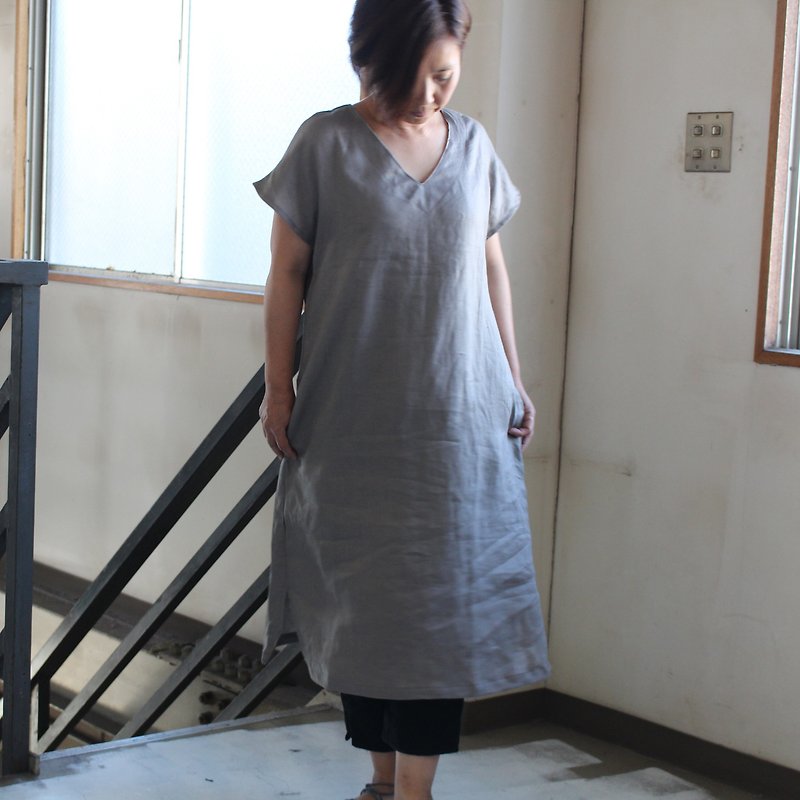 French sleeve V collar dress French Linen made in Japan - ชุดเดรส - ผ้าฝ้าย/ผ้าลินิน 