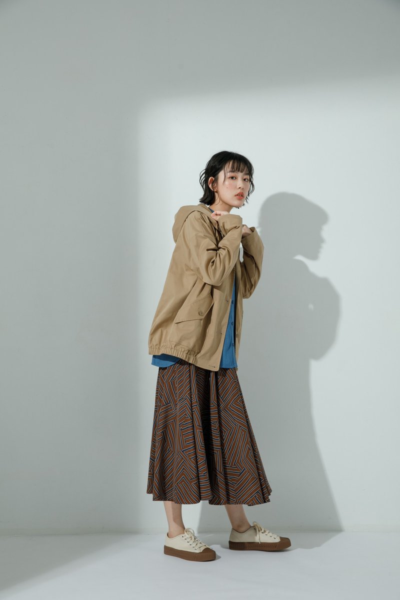 未來指南涼春輕量連帽外套-假期小旅(卡其)/多色選擇/彩虹rainbow - 女大衣/外套 - 其他人造纖維 卡其色