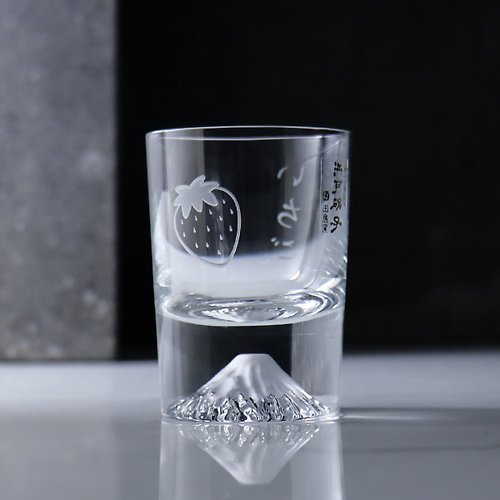 MSA玻璃雕刻 80cc【日本江戶硝子】草莓 富士山冷酒杯 (日本桐箱包裝)