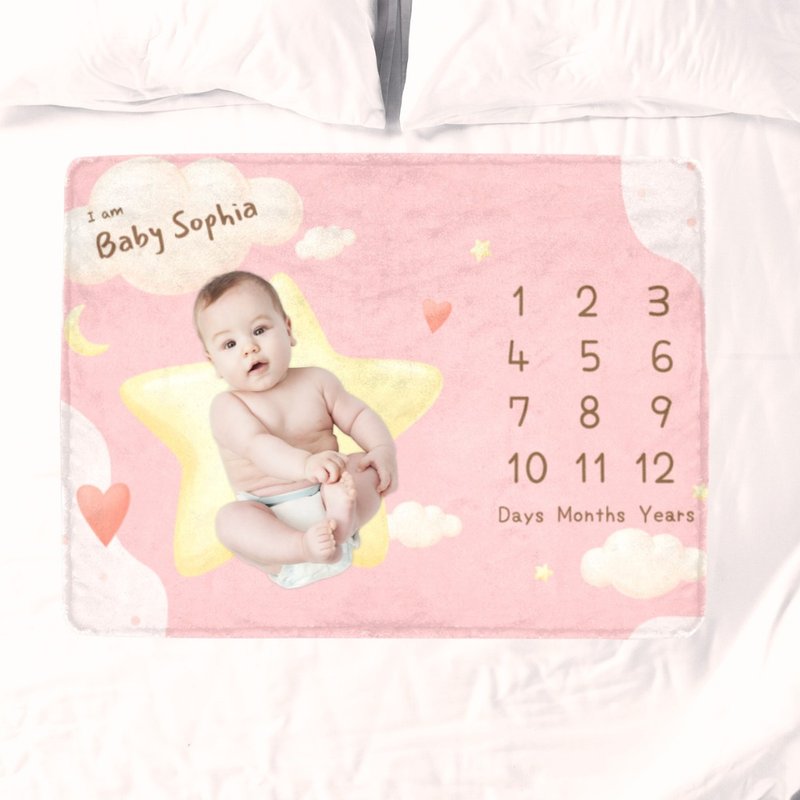 Customize Baby born milestone blanket Star & Moon Design - Baby Girl - ของขวัญวันครบรอบ - เส้นใยสังเคราะห์ สึชมพู