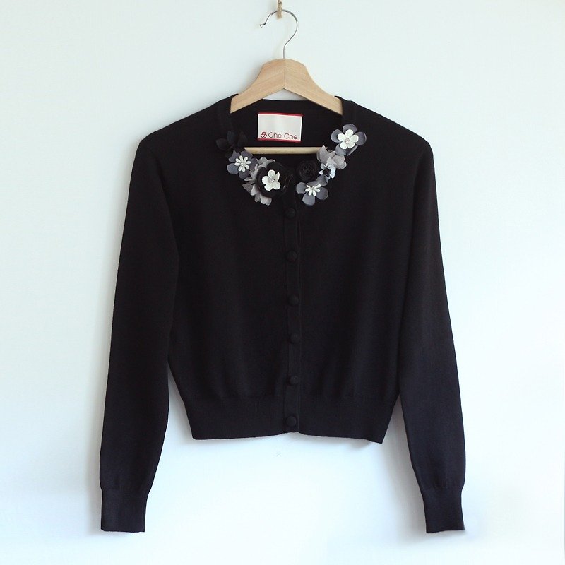 Applique Corsage with Sequined Flower Knit Sweater - สเวตเตอร์ผู้หญิง - เส้นใยสังเคราะห์ สีดำ