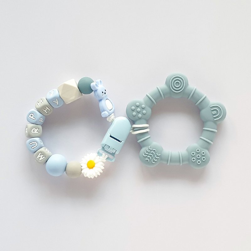 MURPHY Daisy Rabbit Coral Blue Turtle Dentifier/Customized Pacifier Chain - ของเล่นเด็ก - วัสดุอื่นๆ หลากหลายสี