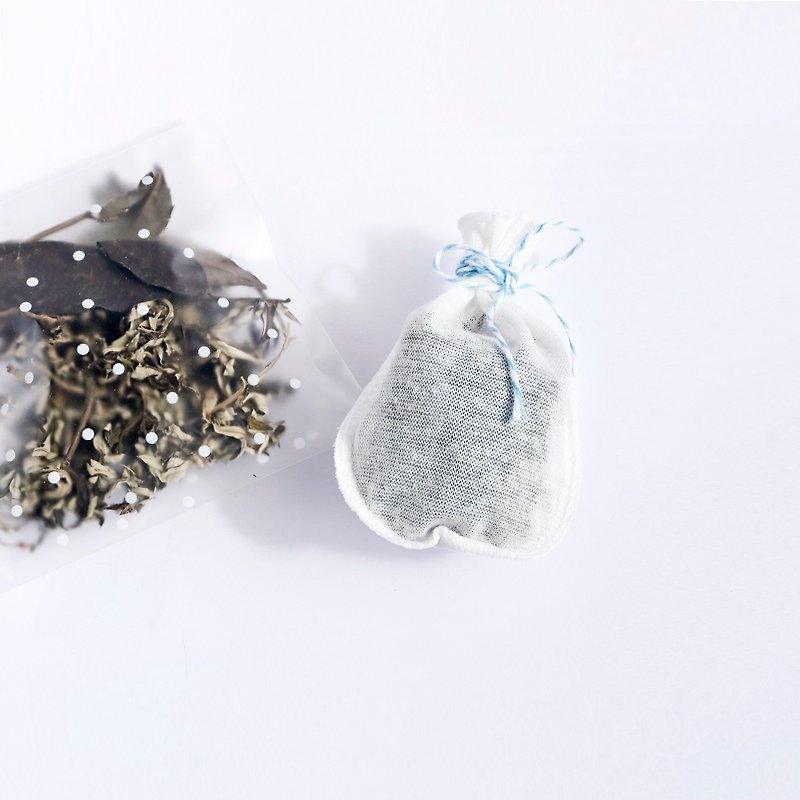 新年禮物  開運小物  抹草、艾草 平安淨身包(二包入) - 香薰/精油/線香 - 植物．花 白色
