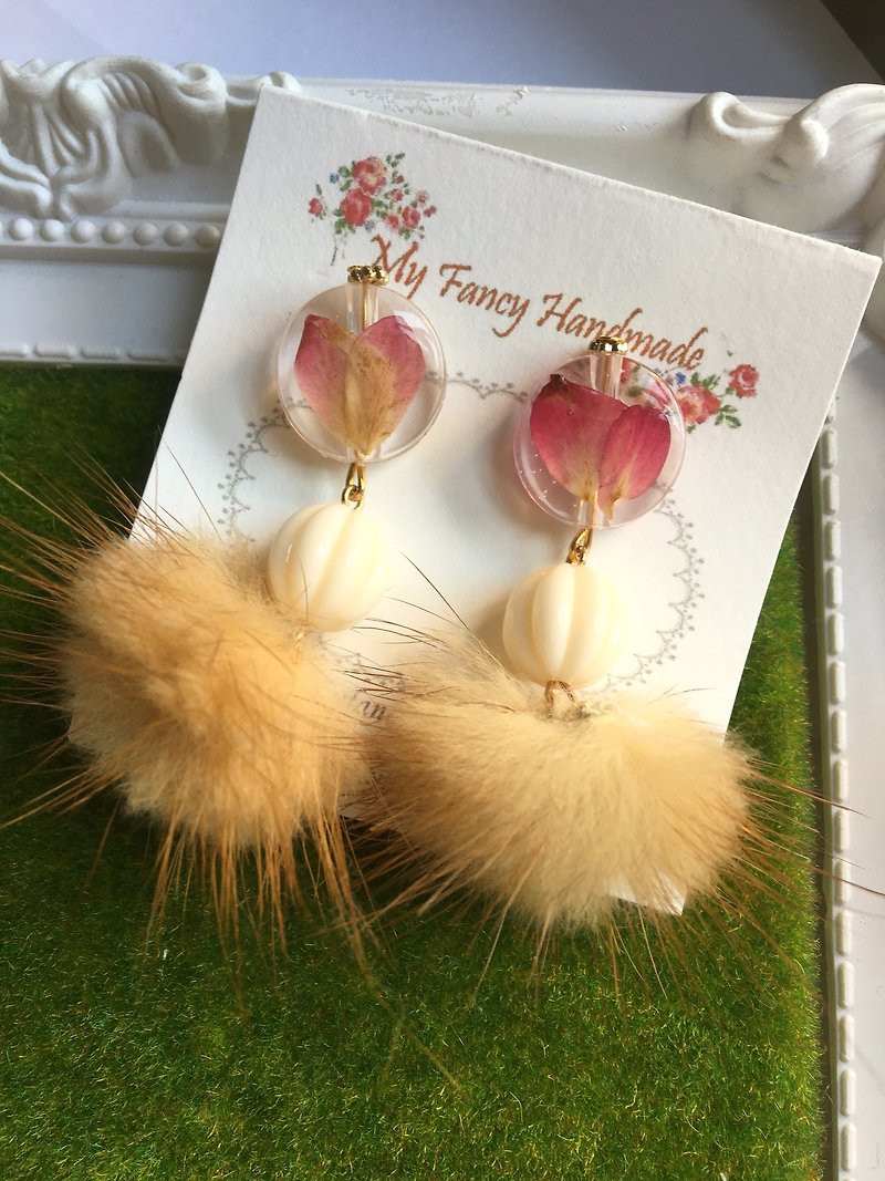*My Fancy Handmade* rose handmade earring - Earrings & Clip-ons - Plants & Flowers Pink