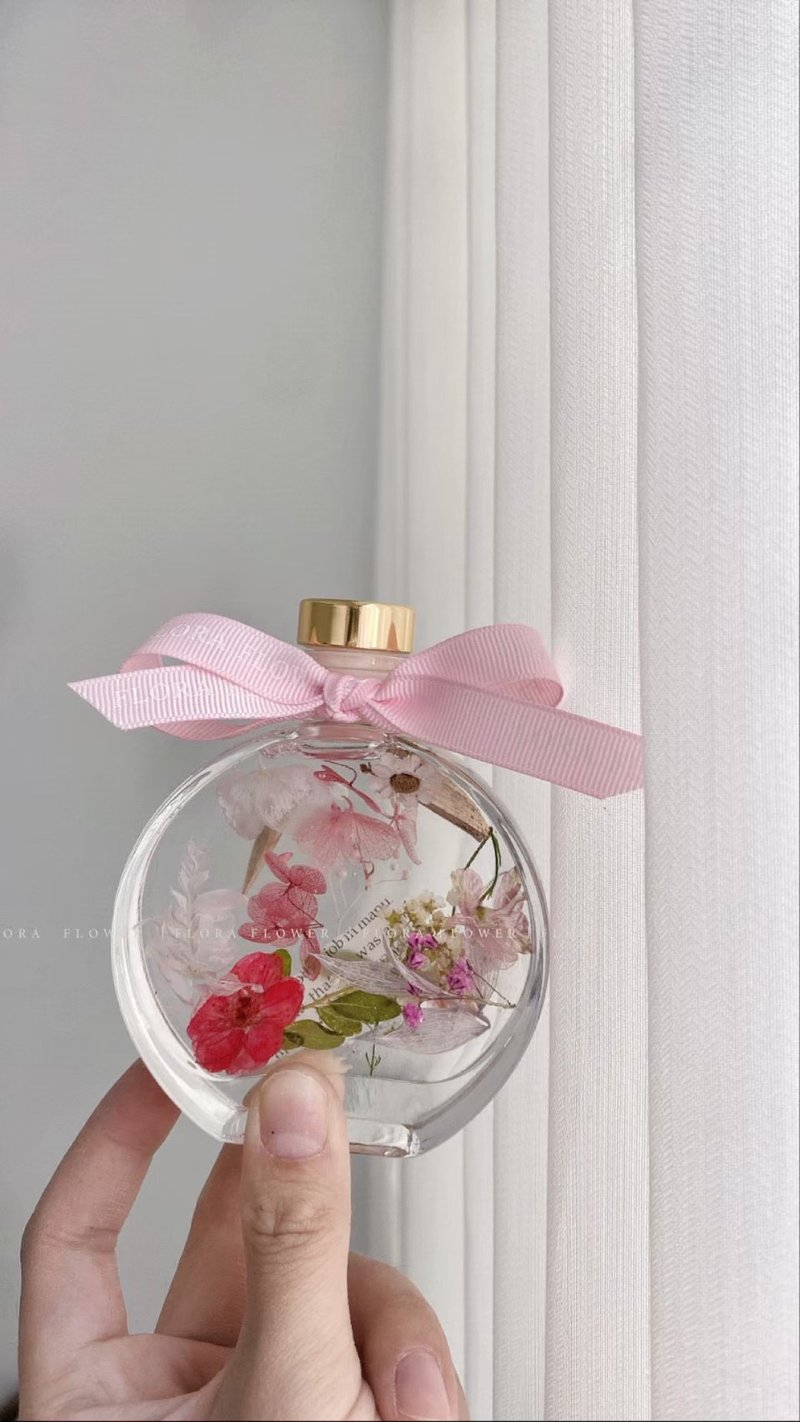 Flora Flower Perfume Bottle Floating Flower - Pink Lady - ช่อดอกไม้แห้ง - พืช/ดอกไม้ สึชมพู