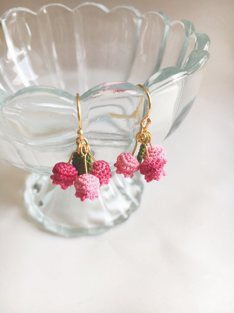 微鈎蘭鈴花風鈴花耳環 Amigurumi (Weave) Bluebell Earrings - 耳環/耳夾/耳骨夾 - 繡線 粉紅色
