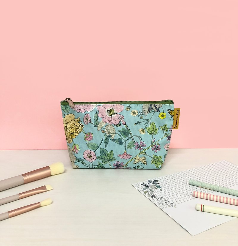 Sunny Bag-Multifunctional Cotton Stationery Bag/Cosmetic Bag-Flowers and Birds - กระเป๋าเครื่องสำอาง - วัสดุอื่นๆ 
