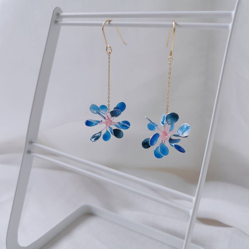 【Veverka】Human Fireworks-Pink Line Pink Purple-Resin Earrings Flower Liquid Crystal Flower Resin Flower - Earrings & Clip-ons - Resin Blue