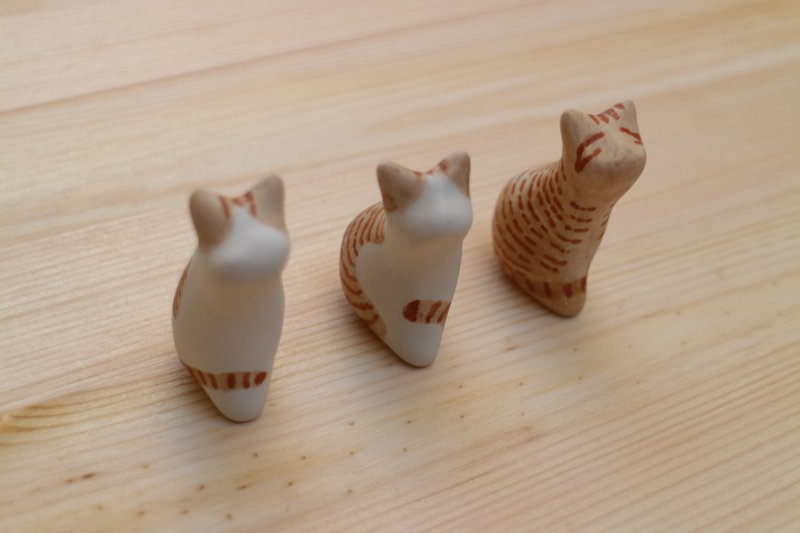 Brown tabby kitten stone (the rise of cat) - Pottery & Ceramics - Porcelain Khaki