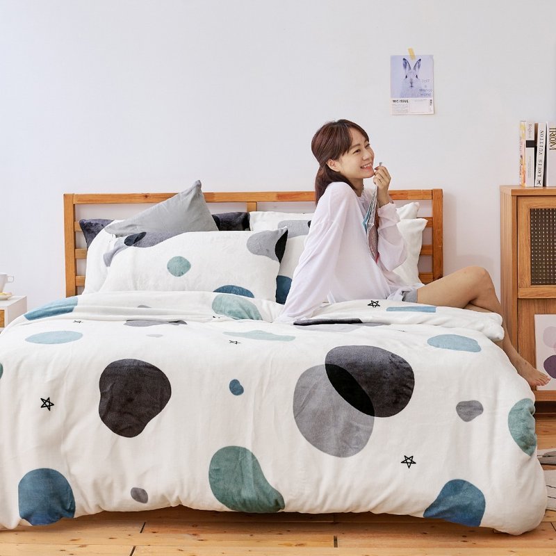 Dual-purpose blanket and quilt cover-double/flannel/various styles to choose from - ผ้าห่ม - วัสดุอื่นๆ หลากหลายสี