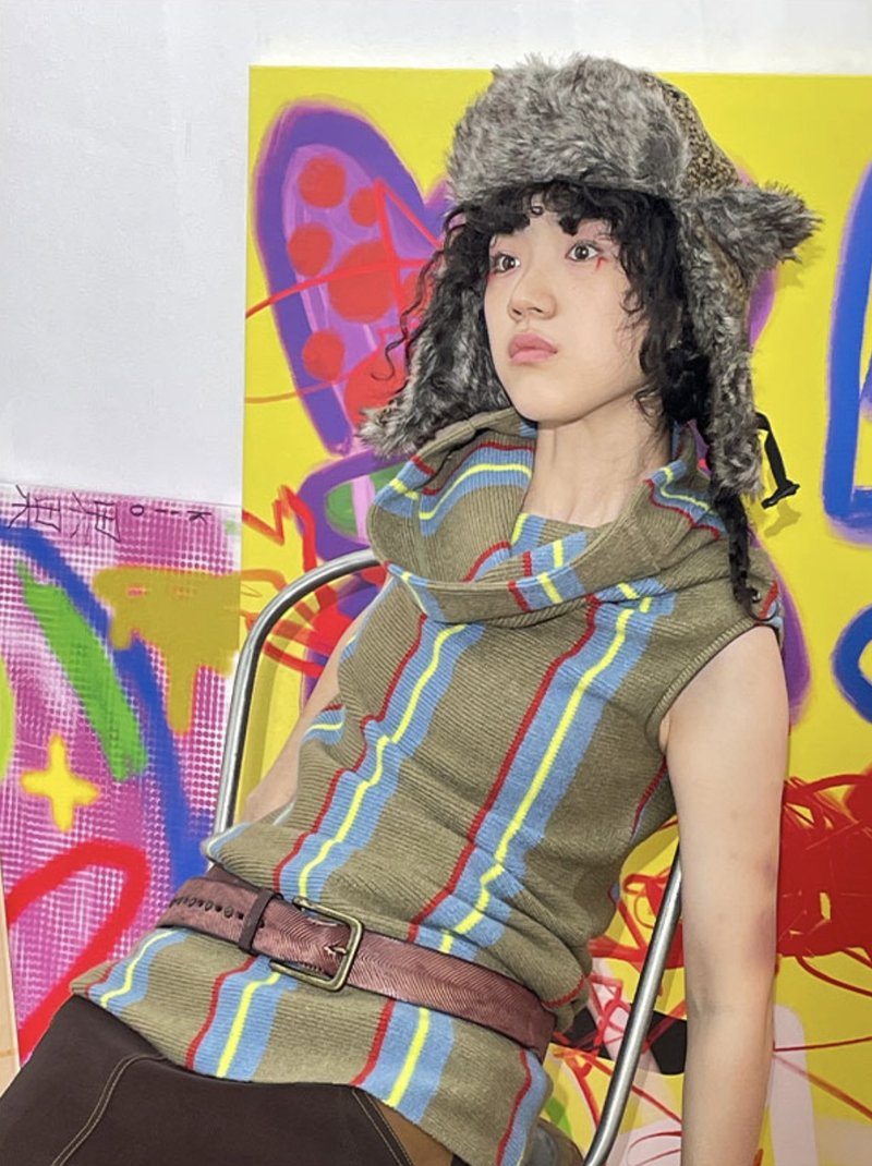 復古藍棕撞色 高領套頭條紋堆堆背心 超有造型感 - 女上衣/長袖上衣 - 其他材質 多色