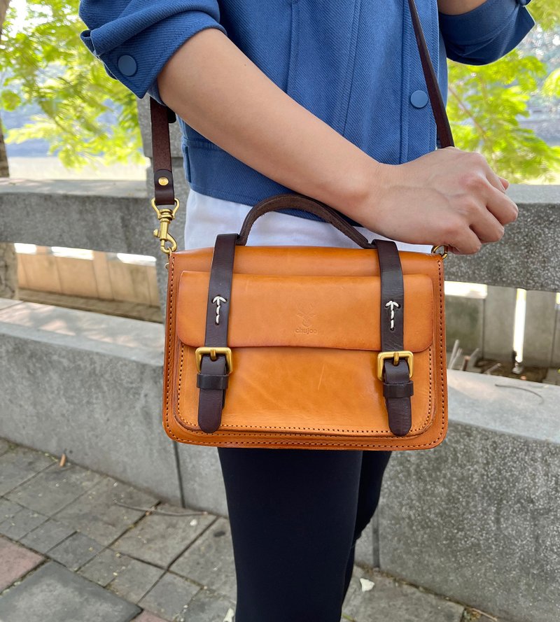 Hand-made retro messenger bag original first layer vegetable tanned leather small square bag lady literary portable female bag free - Messenger Bags & Sling Bags - Genuine Leather 