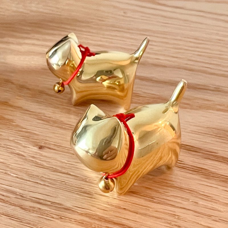 老職人の癒しのイエロー猫飾り・手おもちゃ - 置物 - 金属 ゴールド