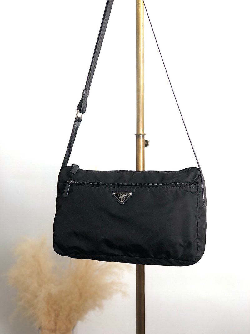 【 日本直送　名牌中古包 】PRADA プラダ ショルダーバッグ ブラック トライアングルロゴ ナイロン vintage ヴィンテージ オールド ik68if - 側背包/斜背包 - 尼龍 黑色
