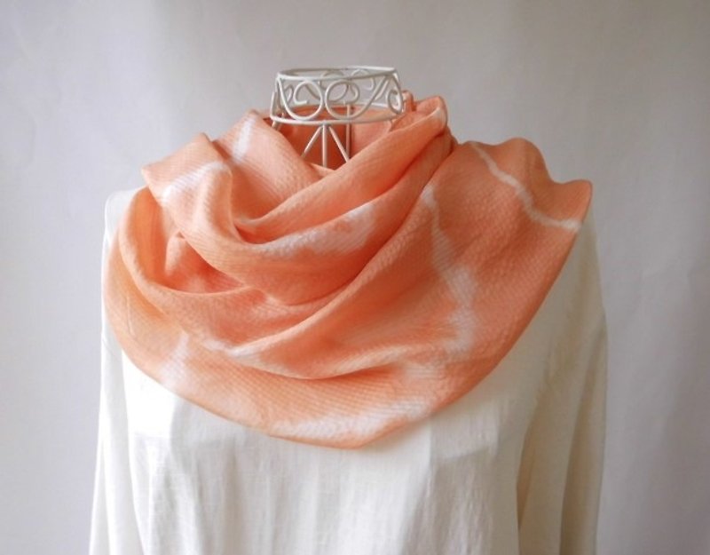 B plant dyeing (rosewood), tie-dye ♪ silk stall (line) - Scarves - Silk Orange