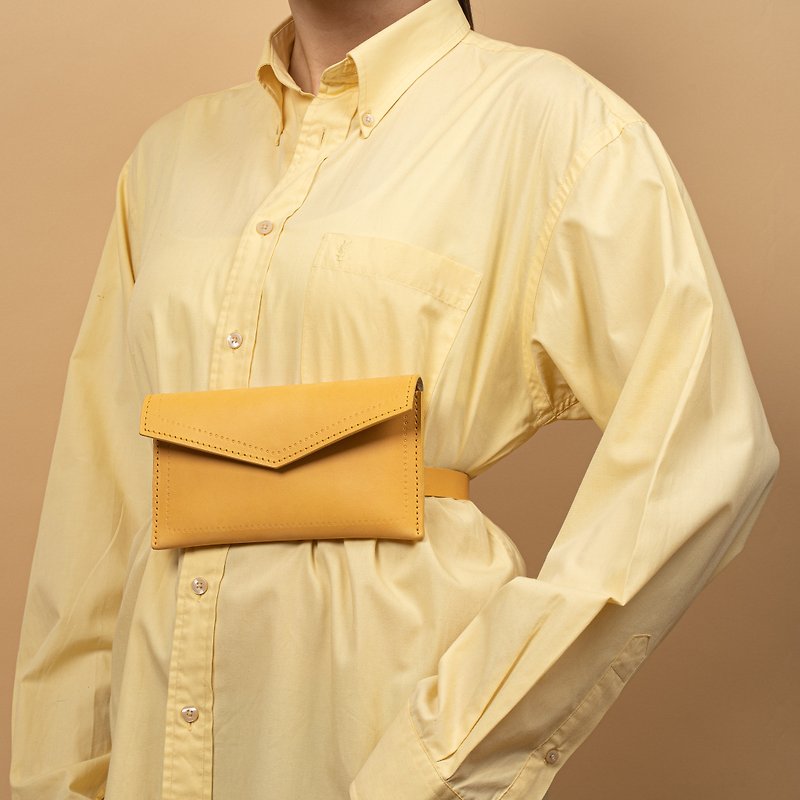 シンプルな質感のデザインのレザーベルトバッグ - その他 - 革 イエロー