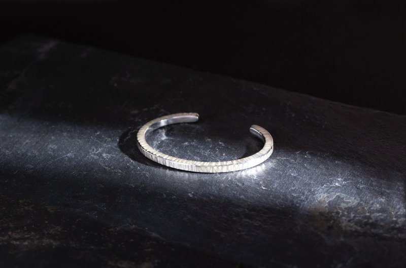 立體鍛花 純銀 樹幹手環 Forging Silver Bangle - 手鍊/手環 - 純銀 銀色
