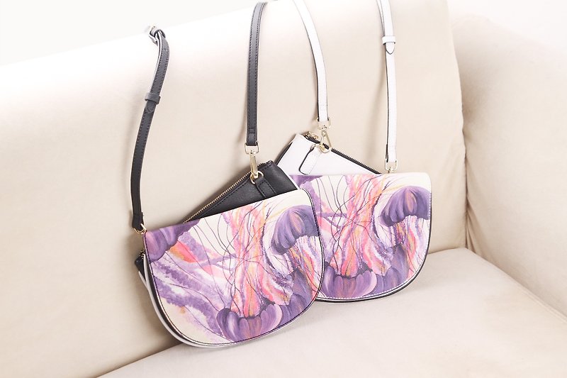 S8O Oil Painting Style Dual-use Crossbody Bag Mysterious Ocean Jellyfish Series Black - Messenger Bags & Sling Bags - Polyester Black