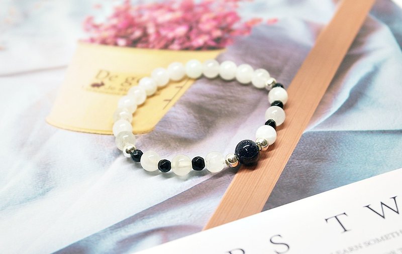 Natural Stone X Silver Elastic Bracelet <Clean and Clear White> - Bracelets - Gemstone White