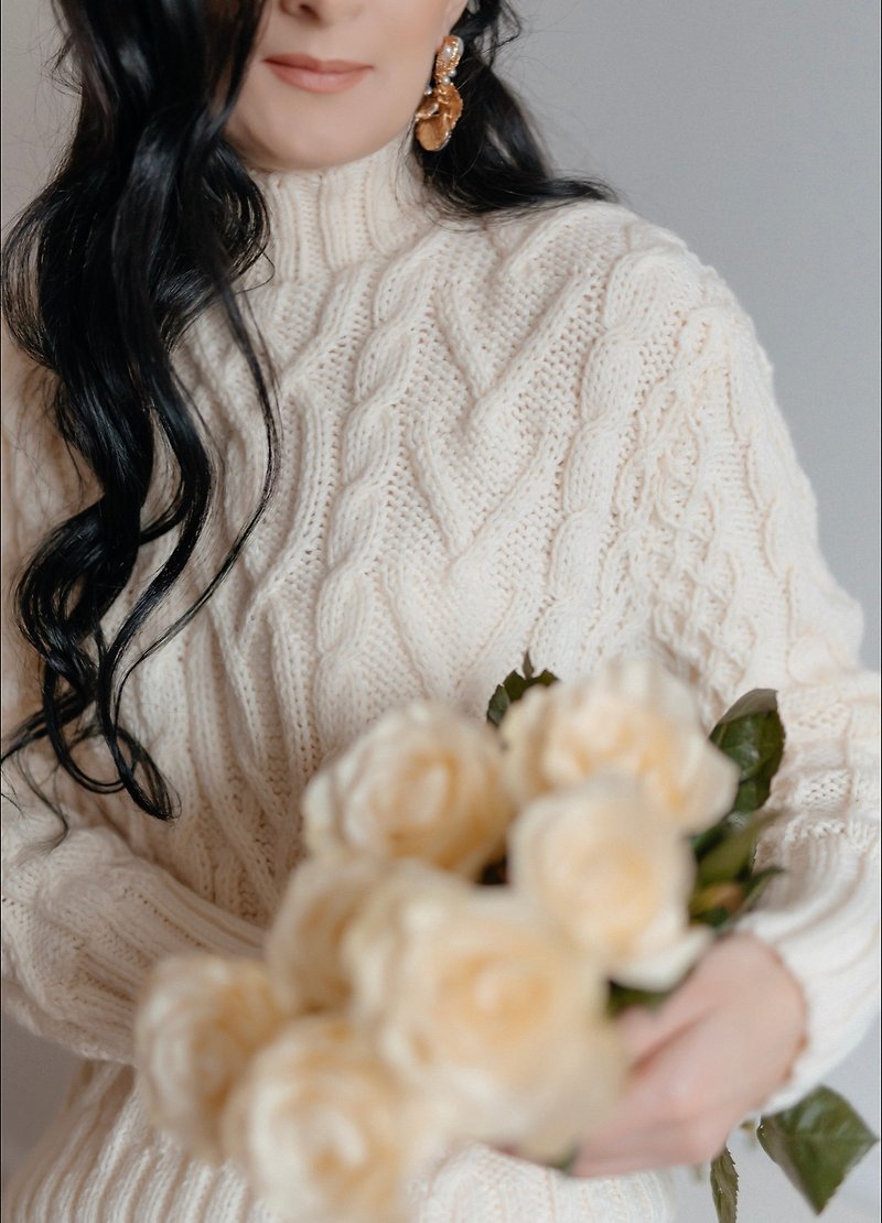 Chunky cable knit sweater Cream white knit sweater Hand knit sweater in wool - 女毛衣/針織衫 - 羊毛 