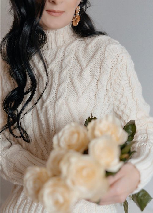 Scarlet Sails Shop Chunky cable knit sweater Cream white knit sweater Hand knit sweater in wool