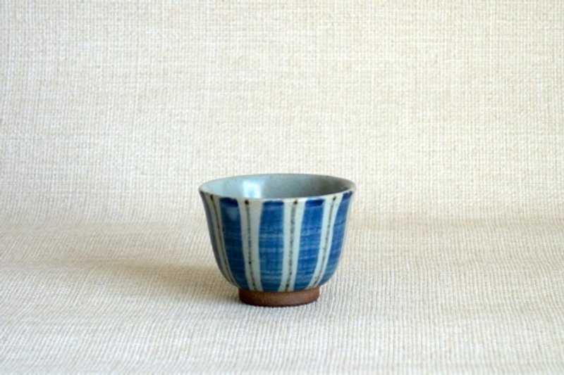 Teacup with lines b - ถ้วย - ดินเผา สีน้ำเงิน