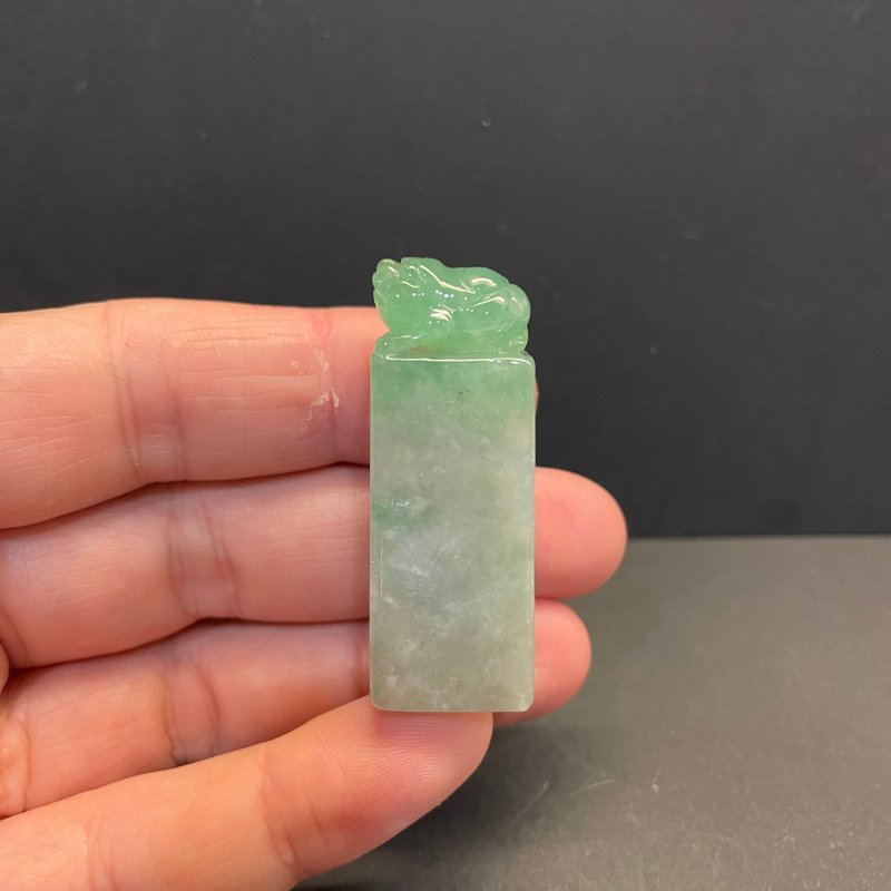 瀚玉珠寶 天然翡翠 冰芙蓉種三腳金蟾印章 三腳蟾 咬錢招財 緬甸 - 其他 - 玉石 