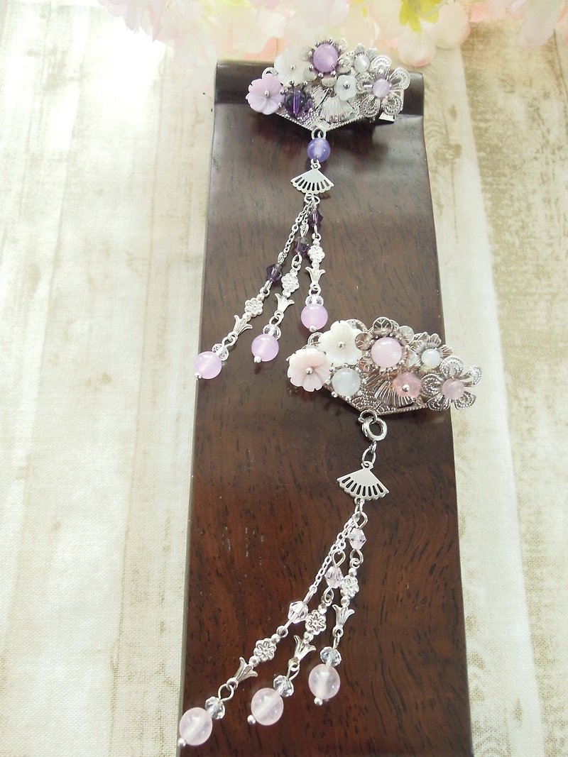 "Wing Yun Court - Kam makeup" pink version of the classic Chinese style hair clip - Hair Accessories - Other Metals Pink