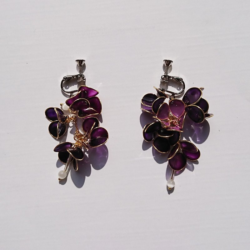 Wisteria-Shape Hand-Designed Resin Earrings/Dangling/earring/accessories - Earrings & Clip-ons - Other Materials Purple