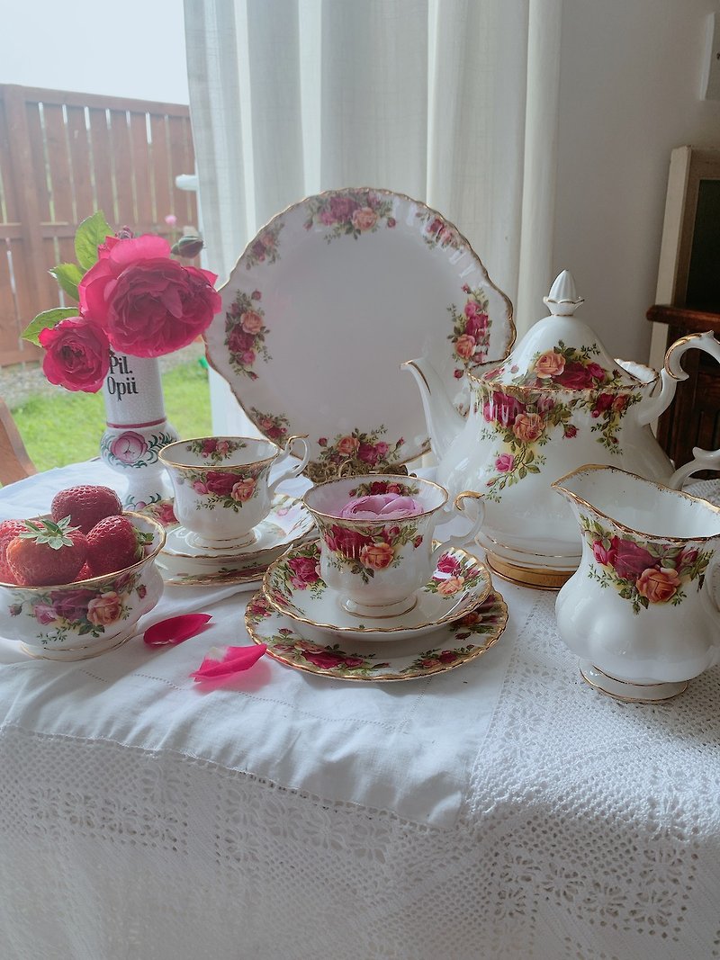 英國皇家阿爾巴特Royal Albert 花茶杯兩件組庫存品完整 - 茶具/茶杯 - 瓷 紅色