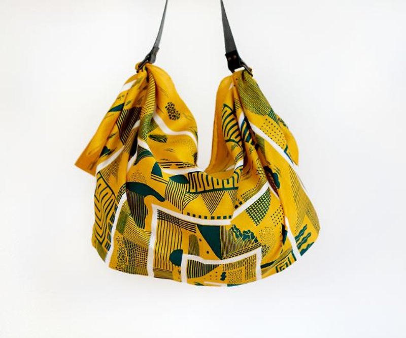 Maze furoshiki (mustard) Japanese eco wrapping textile/scarf, handmade in Japan - กระเป๋าแมสเซนเจอร์ - ผ้าฝ้าย/ผ้าลินิน สีเหลือง