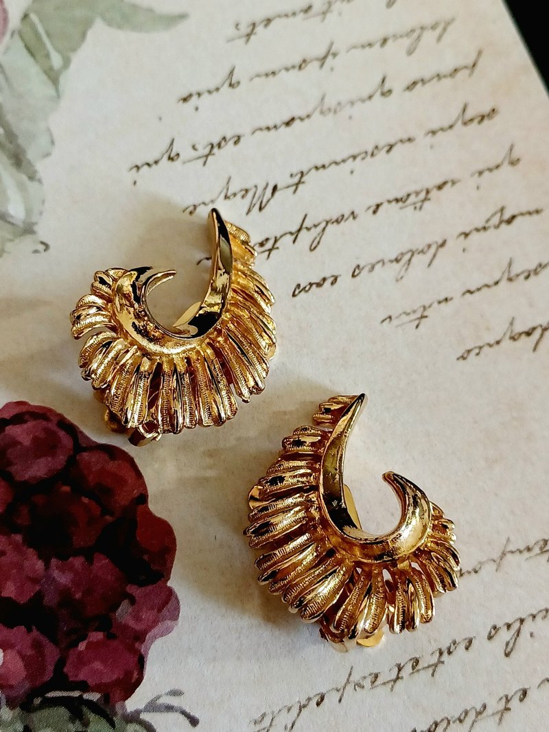 vintage jewelry  CORO古董金色蕨葉 夾式耳環 - 耳環/耳夾/耳骨夾 - 其他金屬 