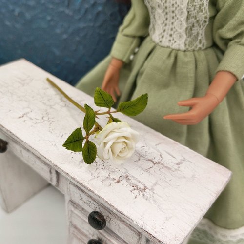 ミニチュア ホワイト ローズ 1:6 スケール ドールハウスの花