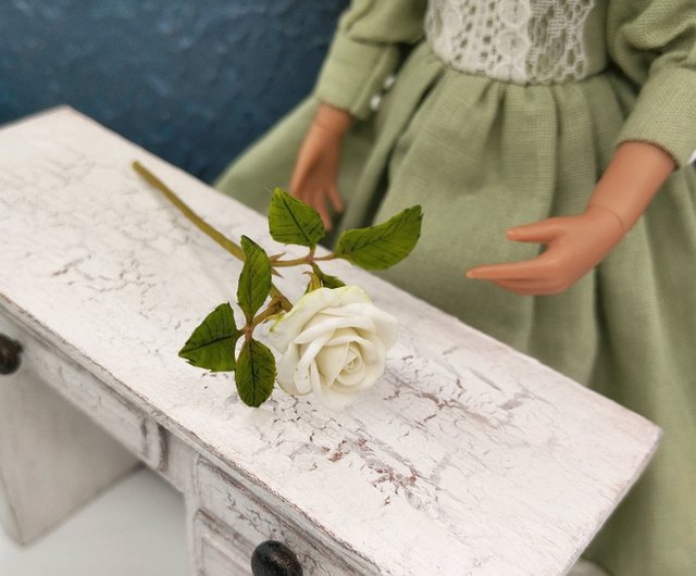 ミニチュア ホワイト ローズ 1:6 スケール ドールハウスの花手作り