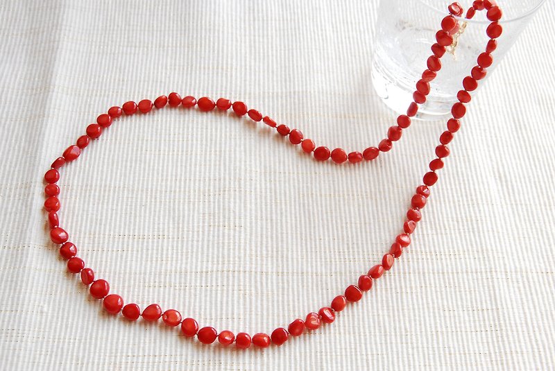 Red coral necklace - สร้อยคอ - วัสดุอื่นๆ สีแดง