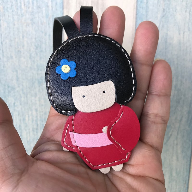 Healing small things red cute Japanese doll hand-sewn charm small size - พวงกุญแจ - หนังแท้ สีแดง