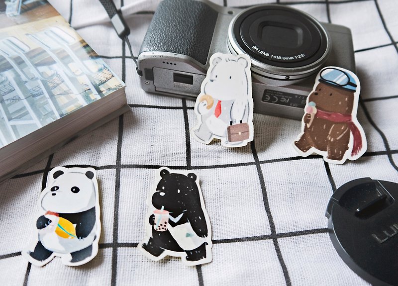 Bear eating while walking sticker set - Stickers - Paper Multicolor