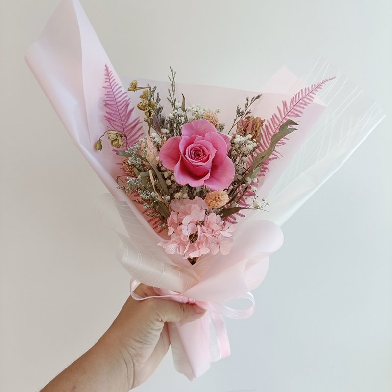 守護妳玫瑰永生乾燥花束 情人節結婚求婚告白捧花生日520畢業禮物 - 乾燥花/永生花 - 植物．花 多色
