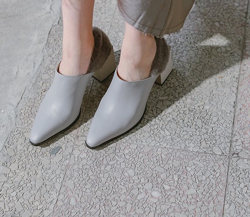 [Exhibition item clear] Wool heel excavation with pointed leather boots gray - รองเท้าบูทสั้นผู้หญิง - หนังแท้ สีเทา