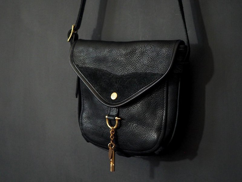 HEYOU Handmade - The Wayfarer's Bag - Messenger Bags & Sling Bags - Genuine Leather Black