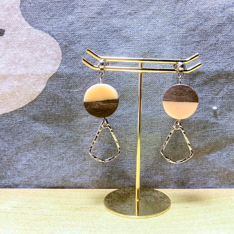 木紋耳環 - 耳環/耳夾/耳骨夾 - 其他材質 咖啡色